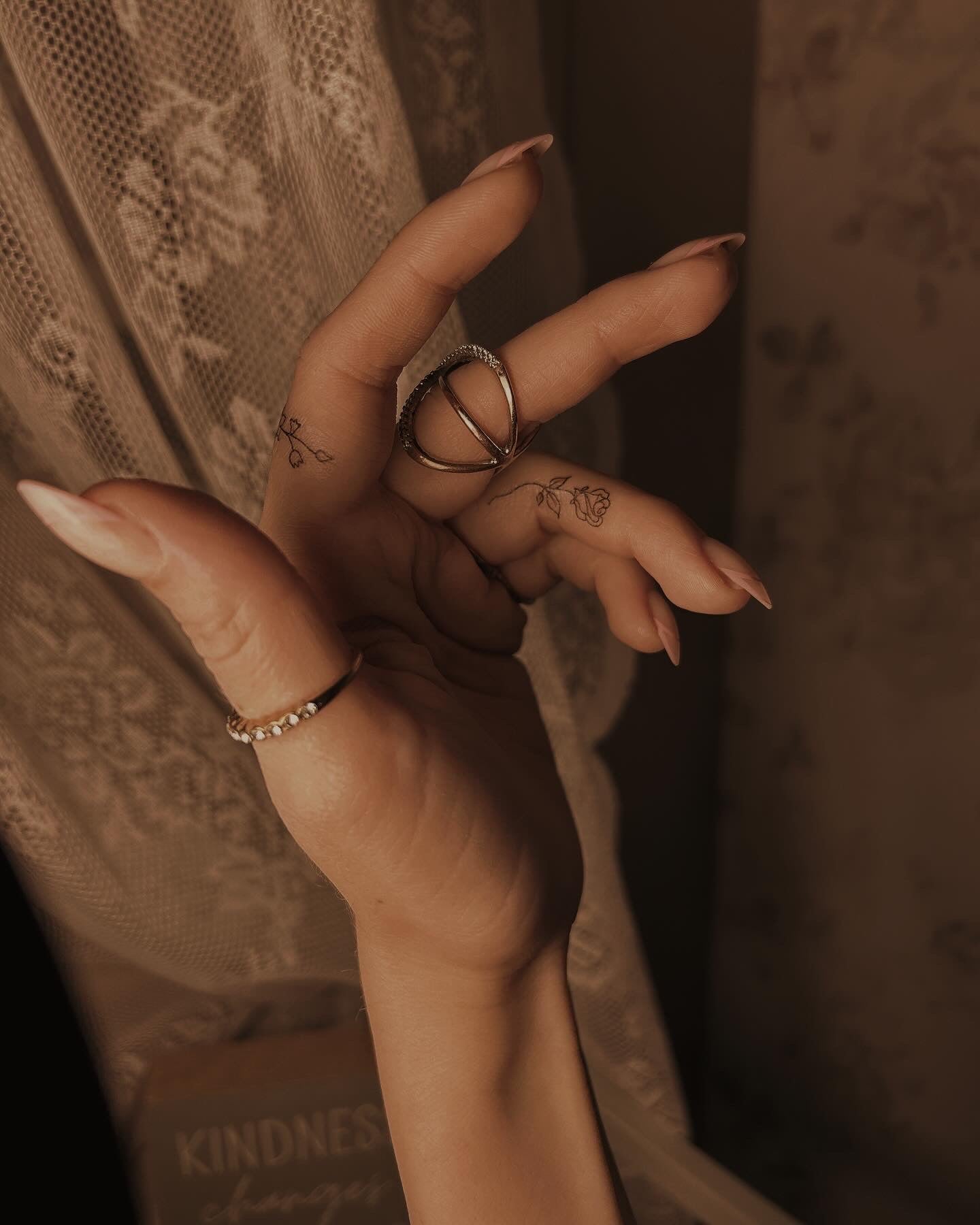 2 Roses - Temporary Tattoos